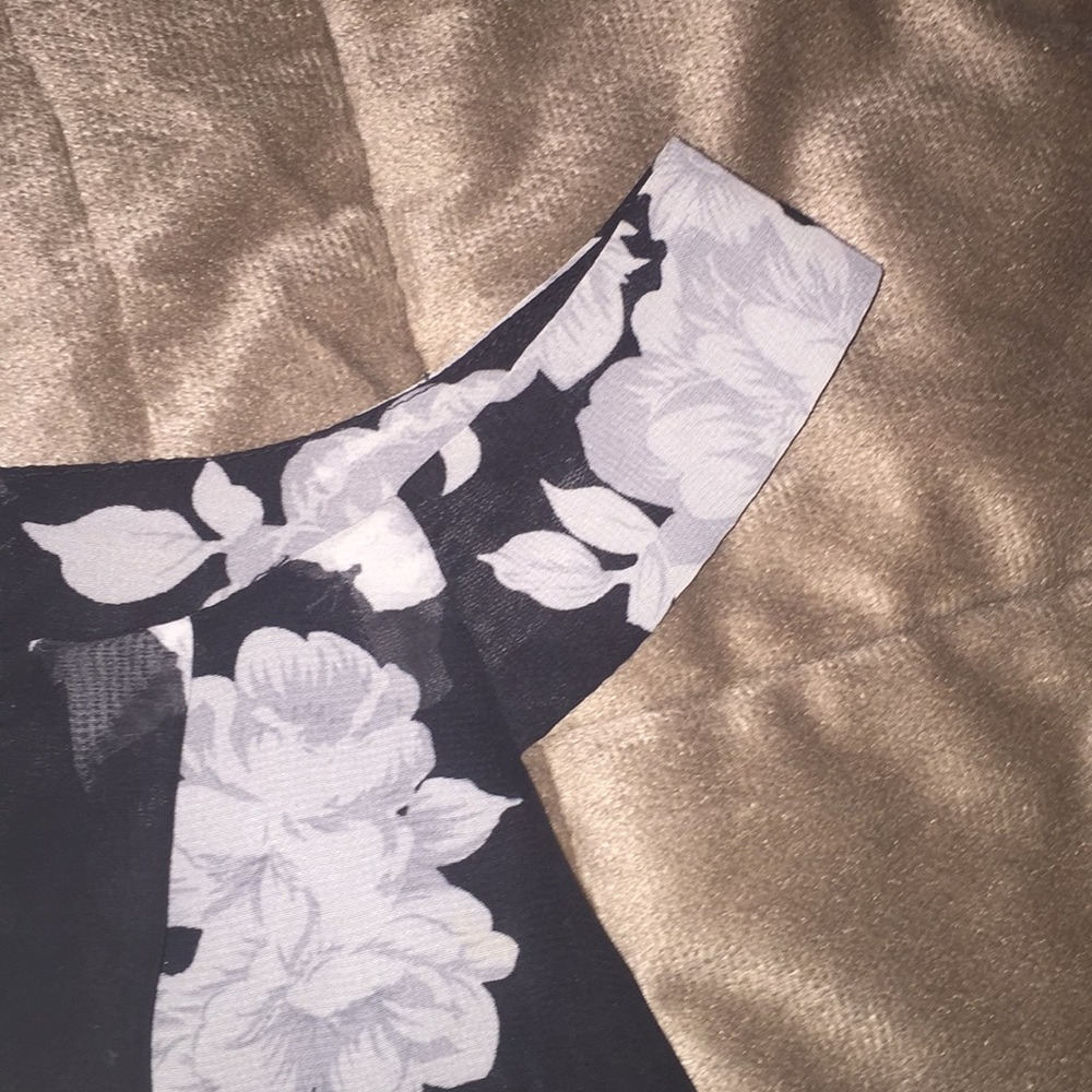Flowing blouse - Picture 4 of 6